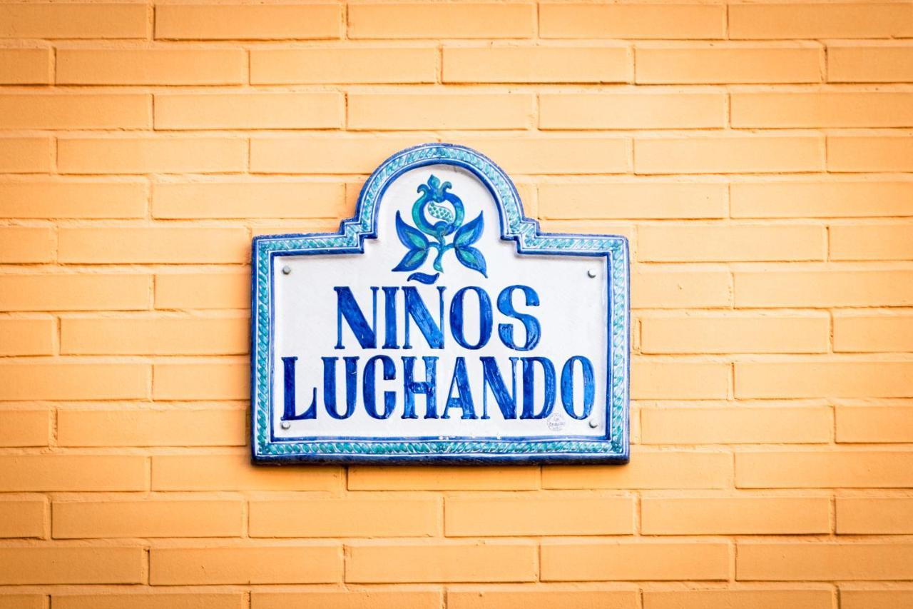 Apartment Ninos Luchando *
